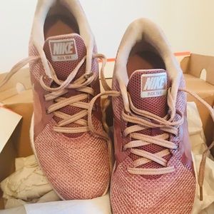 NIKE air flyt with Nike box! Excellent Condition!